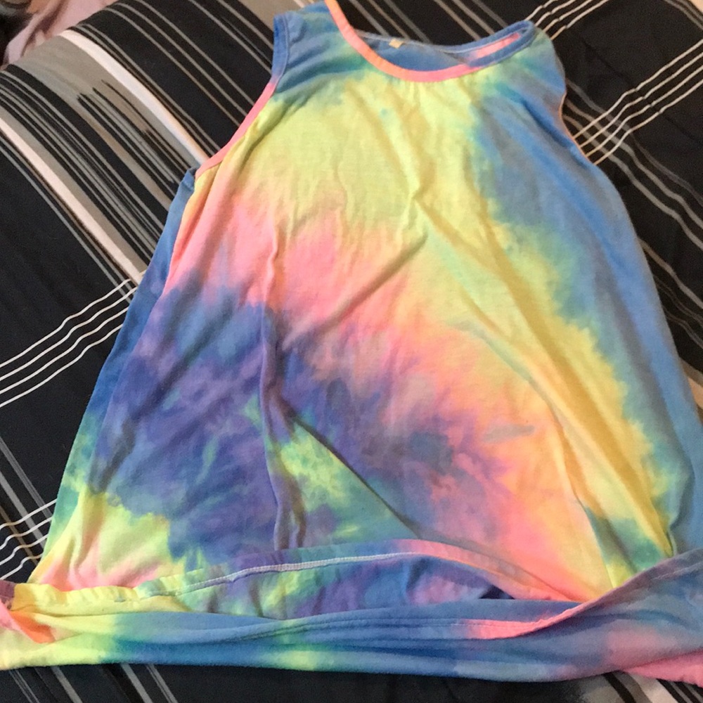 Tank top.